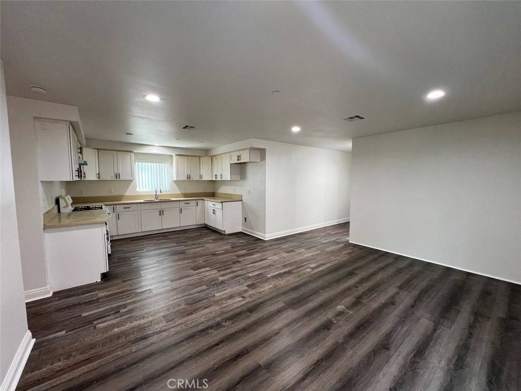 Los Angeles, CA 90003,133 W 91st ST