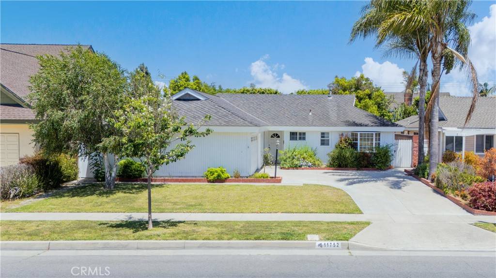11752 Pine ST, Los Alamitos, CA 90720