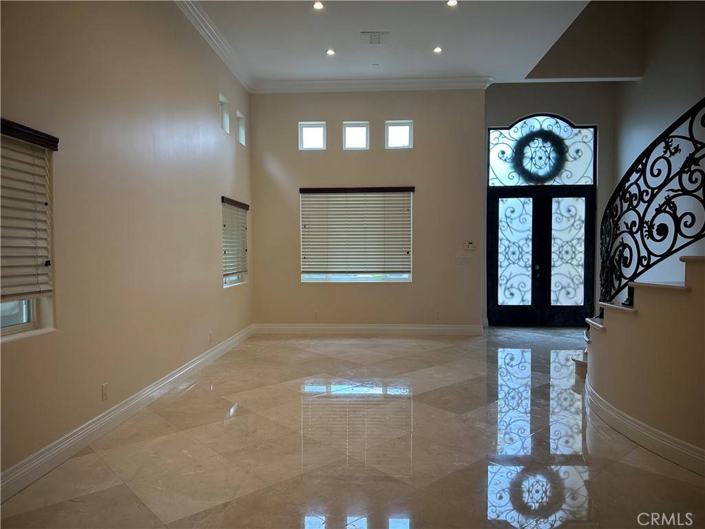 Downey, CA 90241,7832 3rd ST