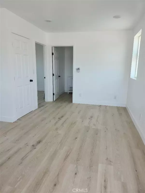 South Gate, CA 90280,10531 Alexander AVE