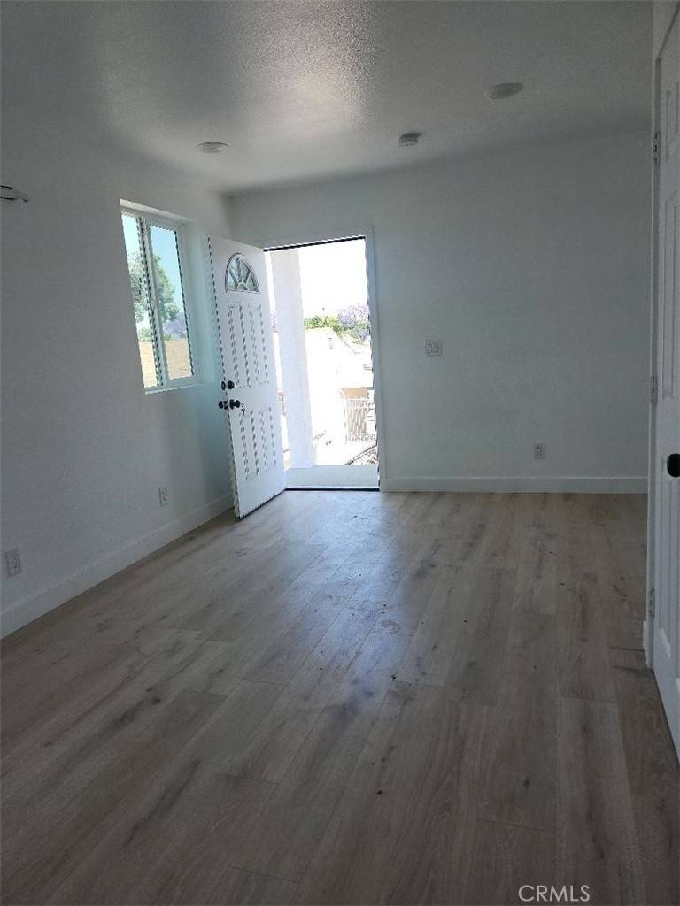 South Gate, CA 90280,10531 Alexander AVE
