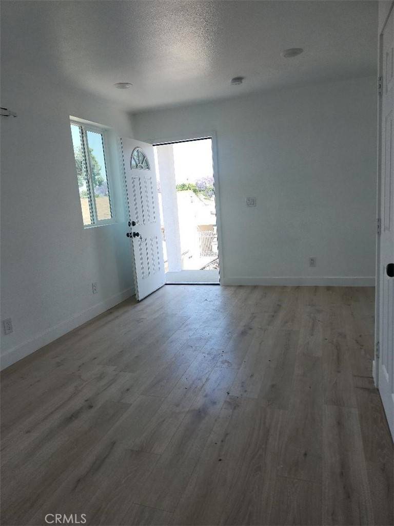 South Gate, CA 90280,10531 Alexander AVE