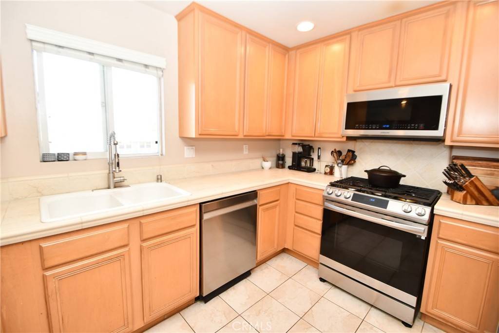 Los Alamitos, CA 90720,4056 Green AVE