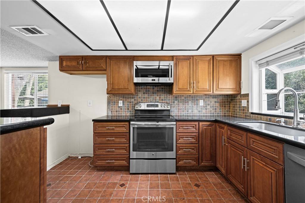 Paramount, CA 90723,6741 Caro ST