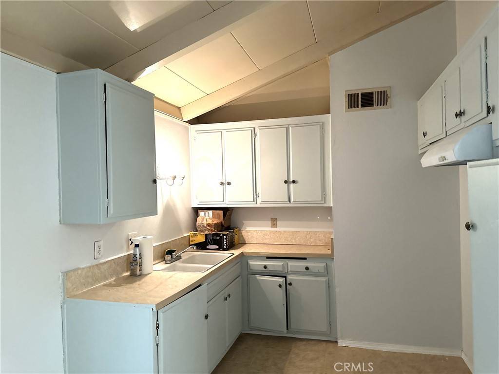 8616 N Loop BLVD #4, California City, CA 93505