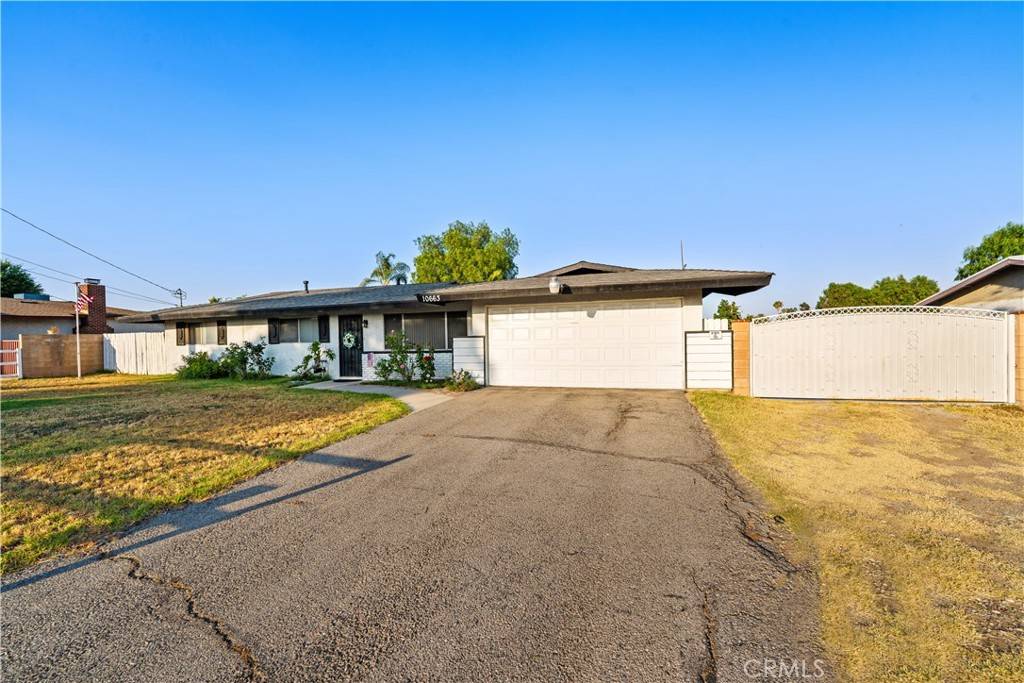 Bloomington, CA 92316,10663 Linden AVE