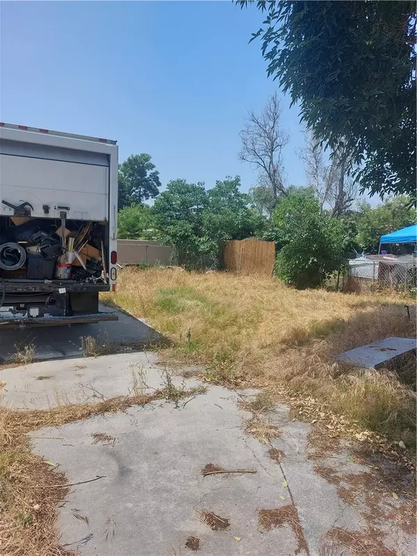 San Bernardino, CA 92411,1327 Vine ST