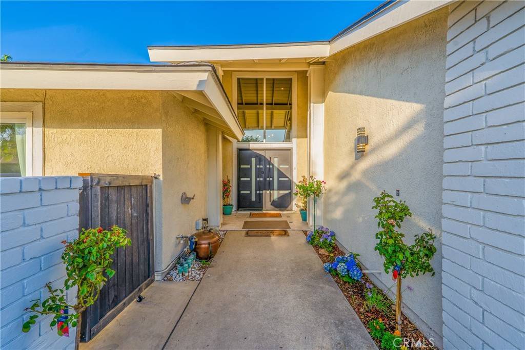Claremont, CA 91711,2040 Cape Cod CT