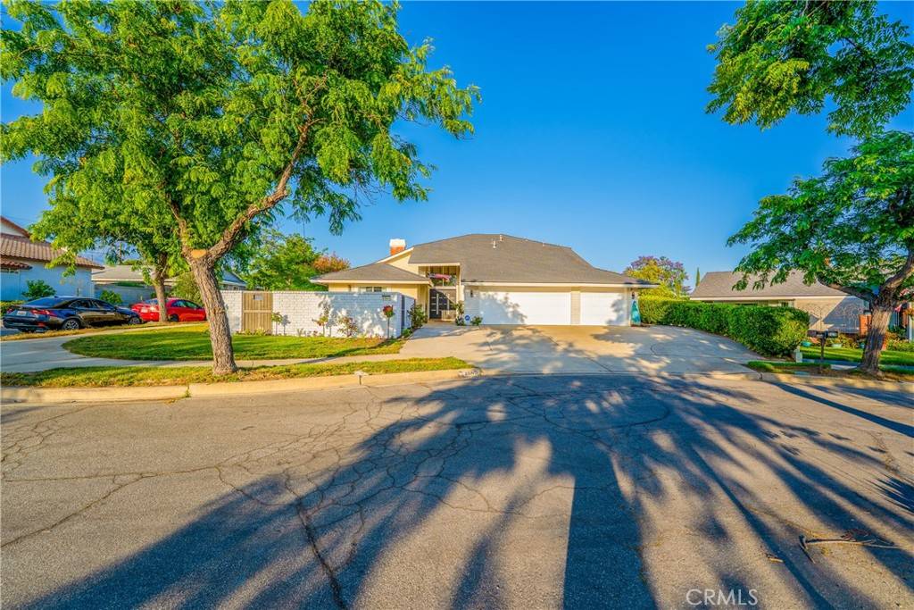 2040 Cape Cod CT, Claremont, CA 91711