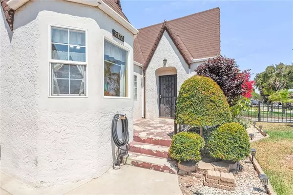 South Gate, CA 90280,8177 Evergreen AVE