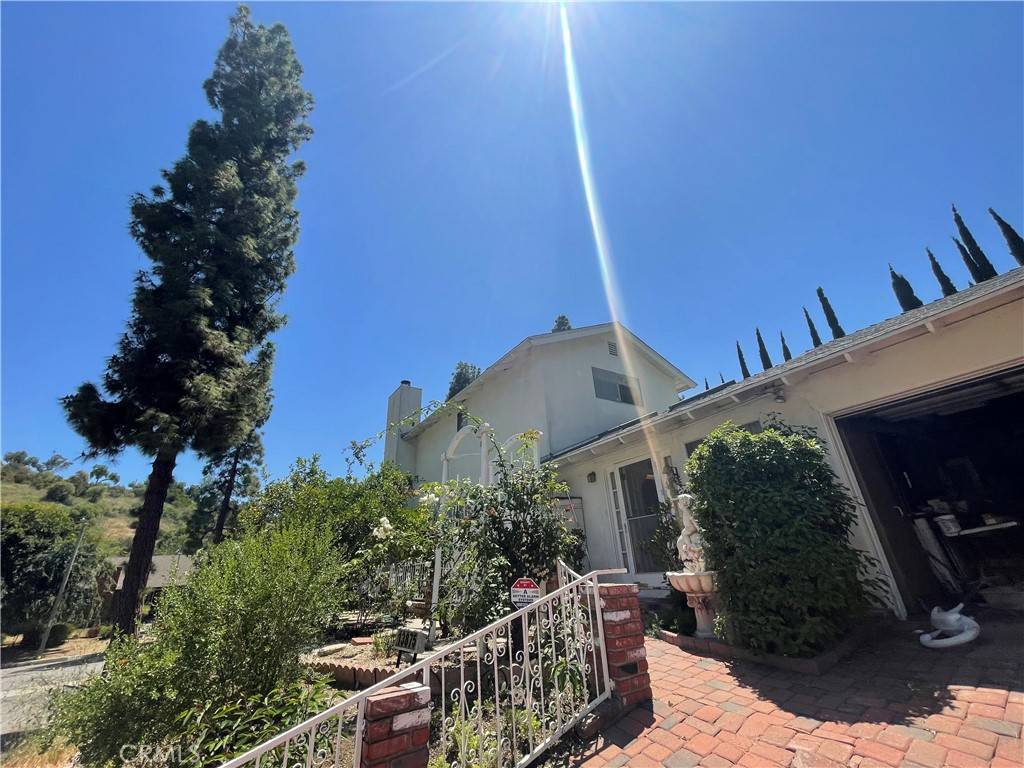 Whittier, CA 90601,13875 Philadelphia ST