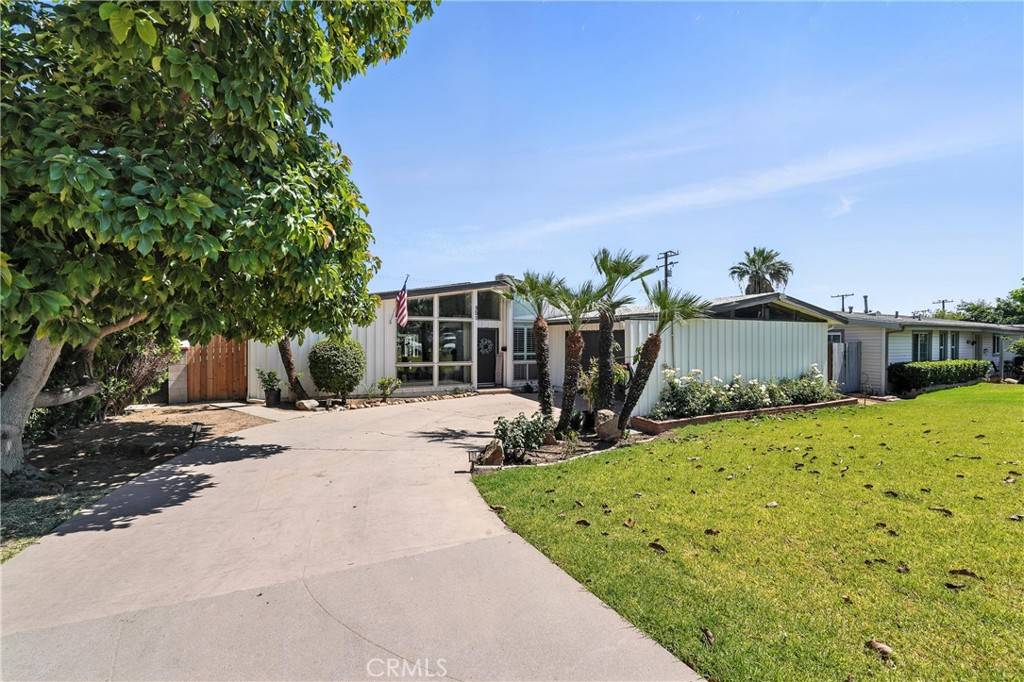 Corona, CA 92882,951 W Olive ST