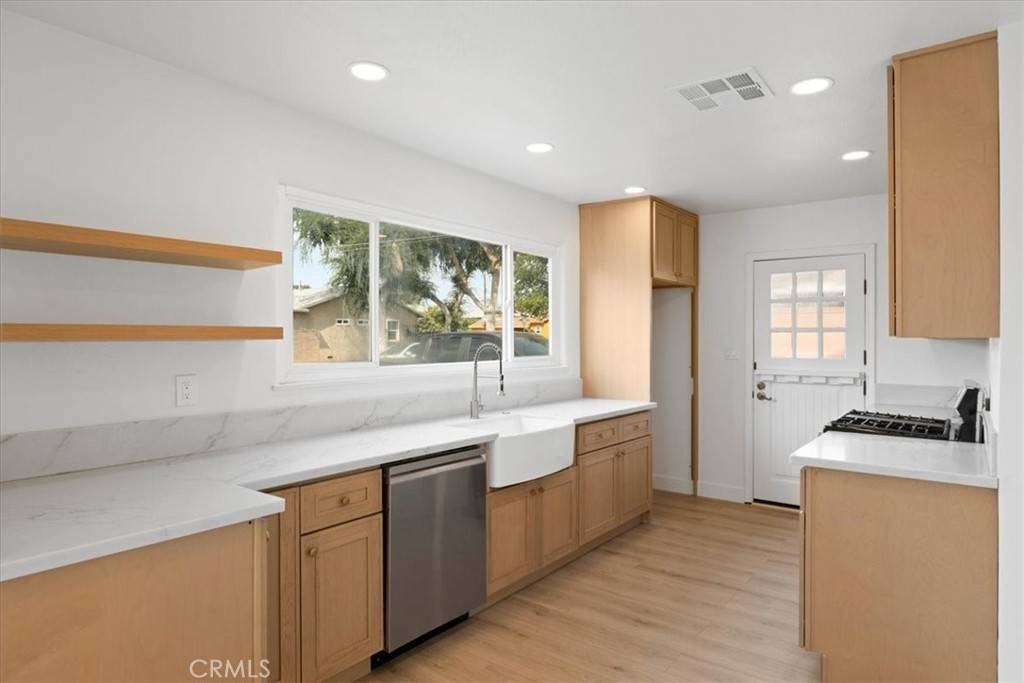 Rosemead, CA 91770,9063 Evansport DR
