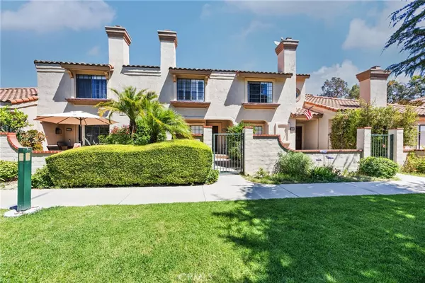 234 Country Club DR #C, Simi Valley, CA 93065