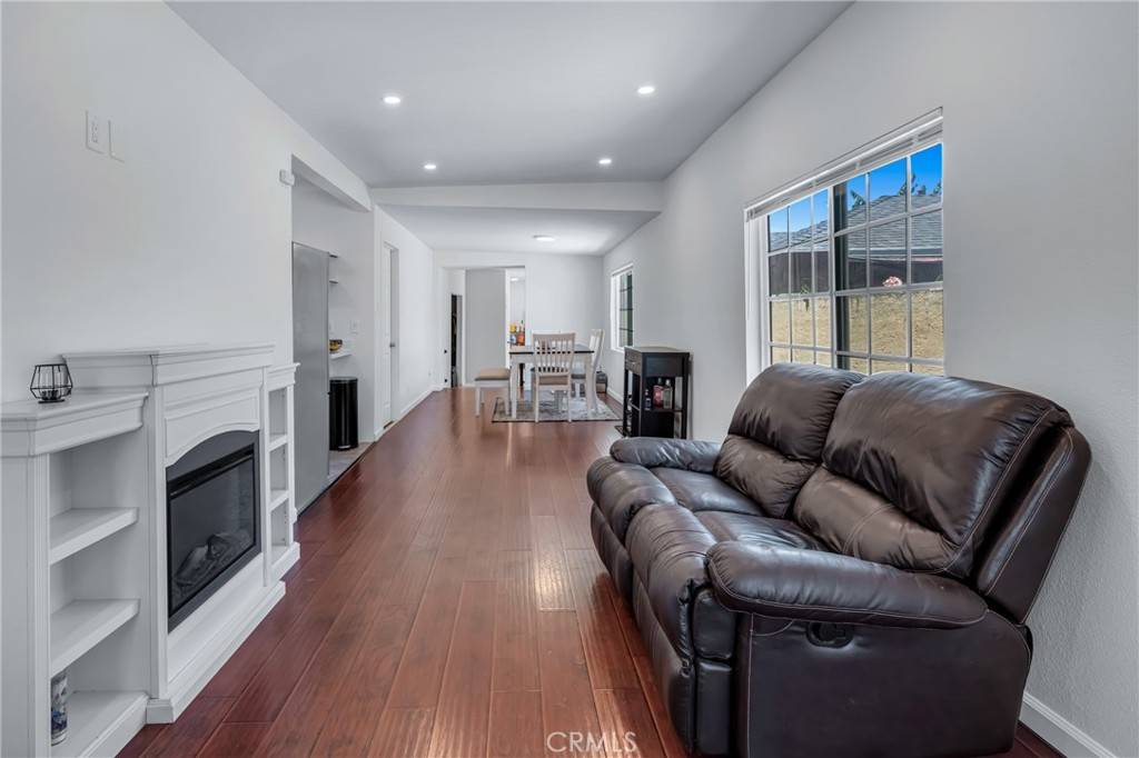 Compton, CA 90221,12813 S Harris AVE