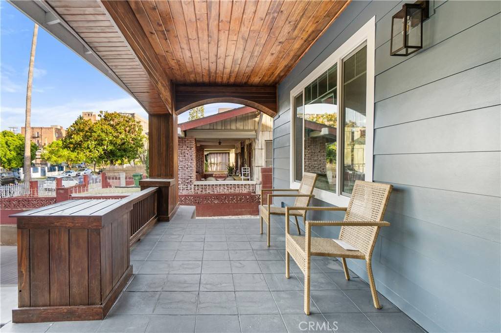 Los Angeles, CA 90004,229 S Kingsley DR