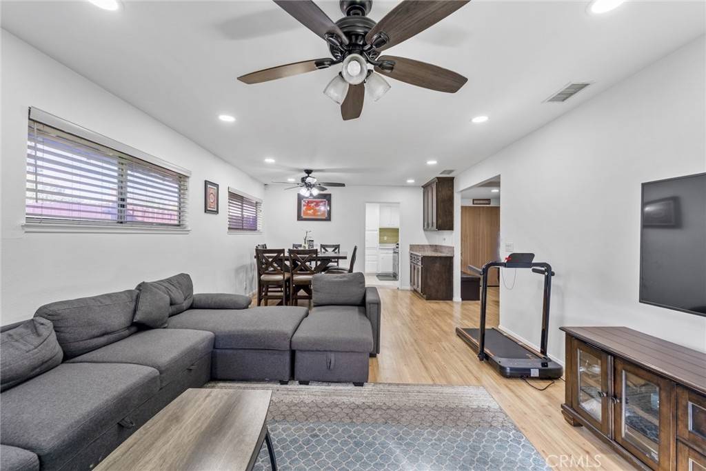 Fullerton, CA 92831,3225 Topaz LN