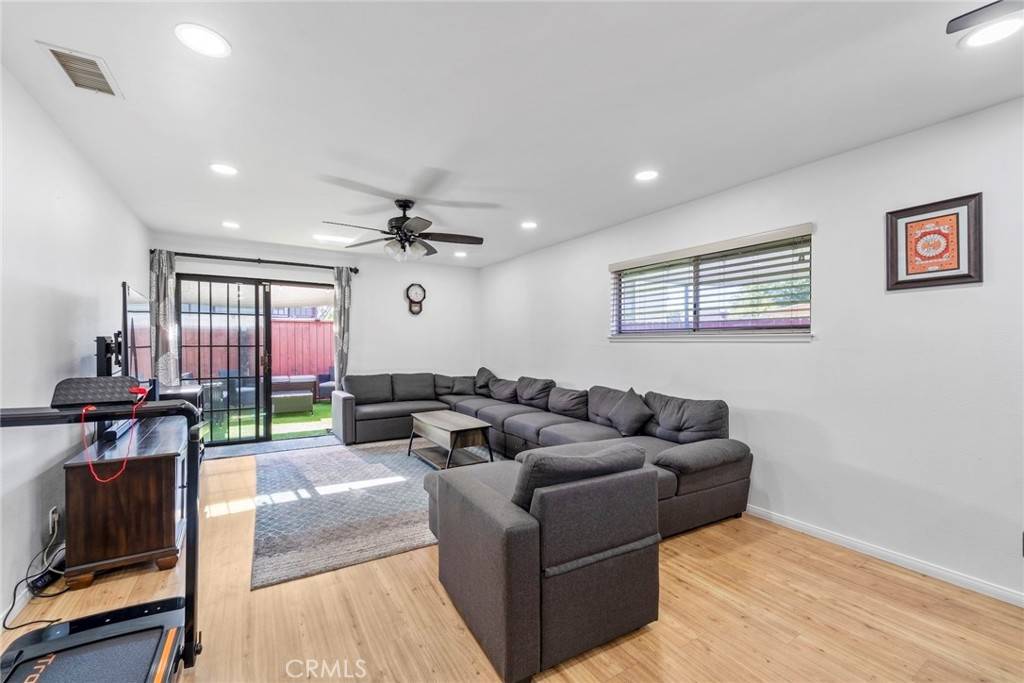 Fullerton, CA 92831,3225 Topaz LN