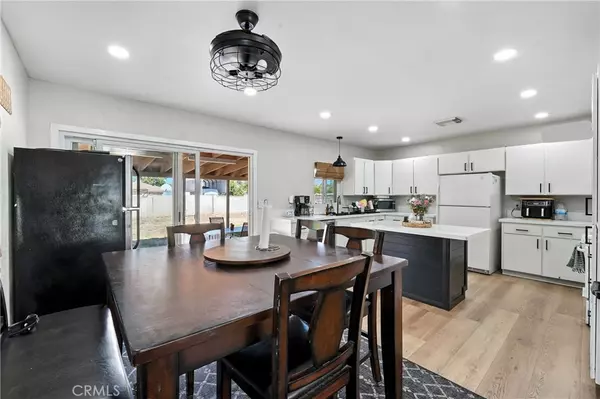 Fontana, CA 92335,9562 Locust AVE