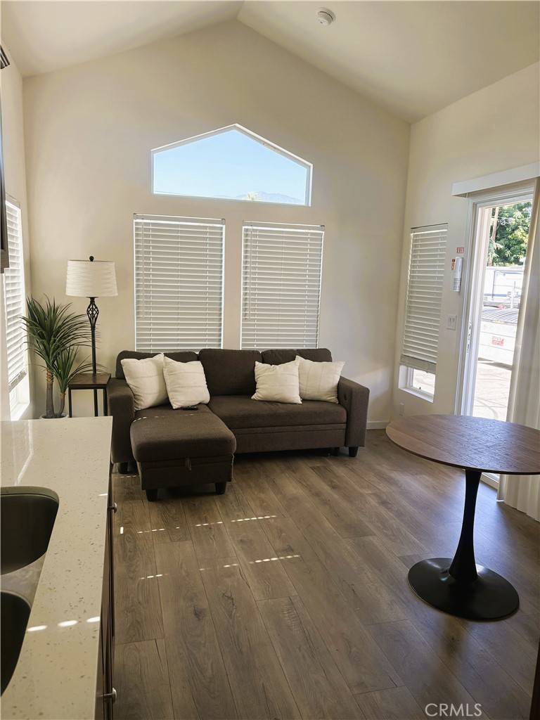 Monrovia, CA 91016,2548 Peck RD #9