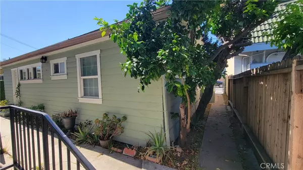 Long Beach, CA 90804,2415 E 7th ST