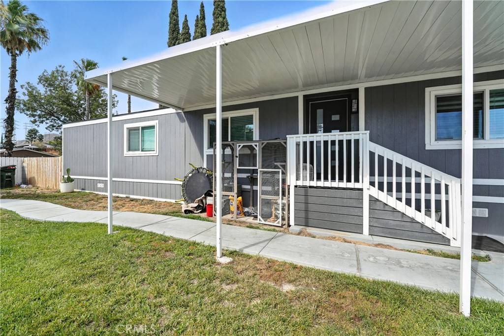 Colton, CA 92324,2851 S La Cadena #114