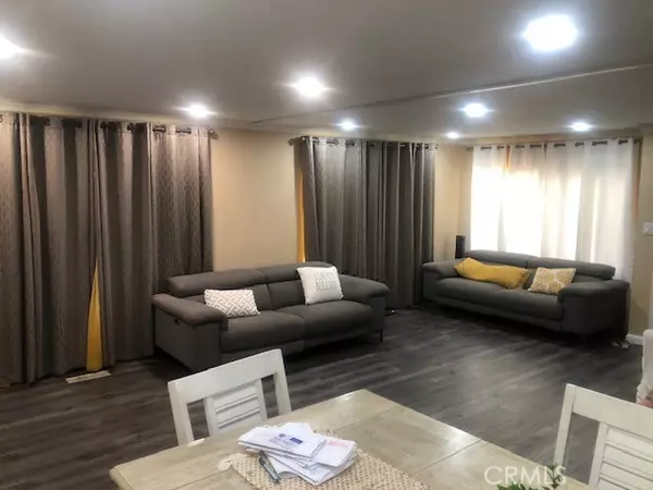 Paramount, CA 90723,16600 Downey AVE #115