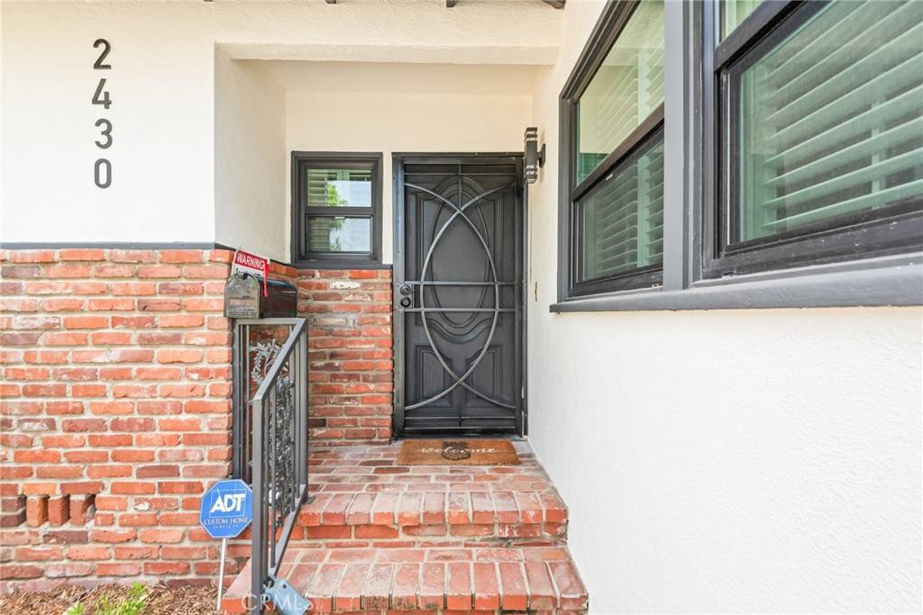 Inglewood, CA 90303,2430 Van Wick ST