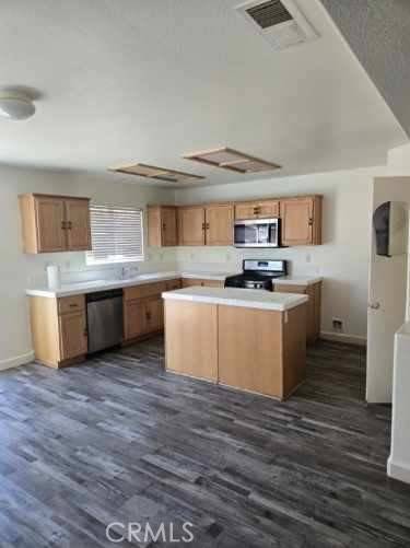 Victorville, CA 92392,11801 Harwood RD