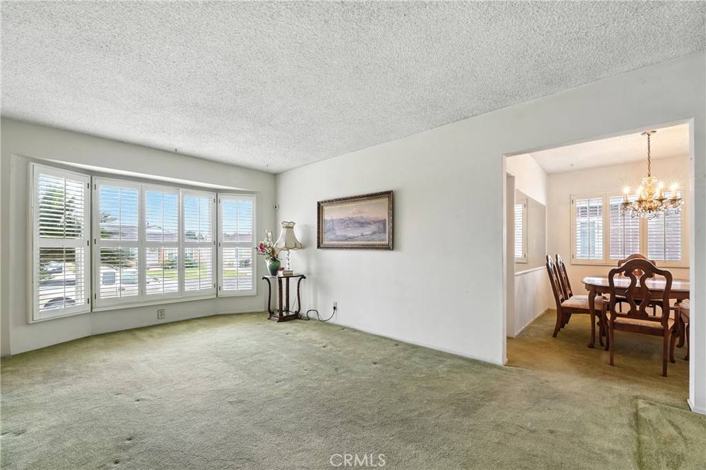 Compton, CA 90220,1612 W Poplar ST