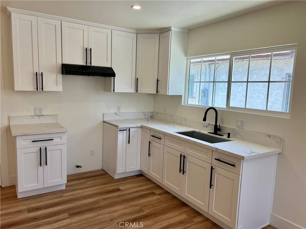 Los Angeles, CA 90047,1737 W 65th PL