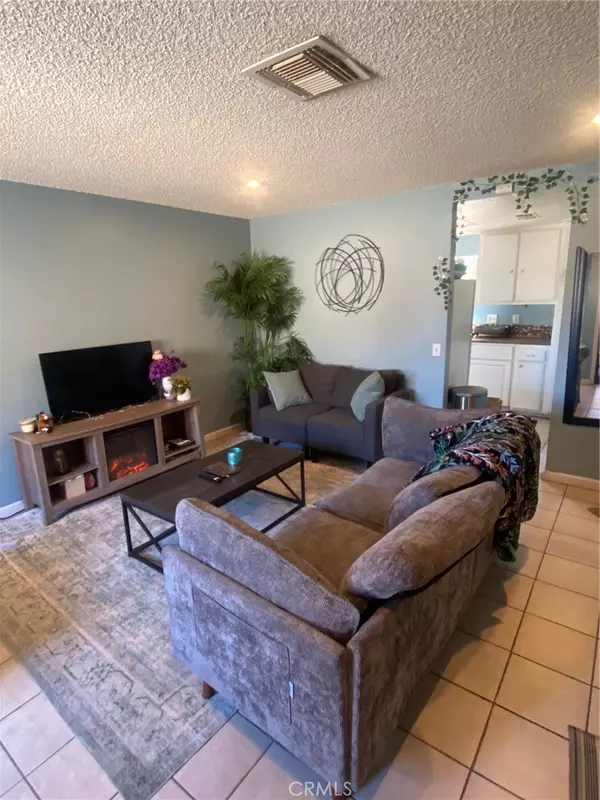 8998 Mango AVE #H, Fontana, CA 92335