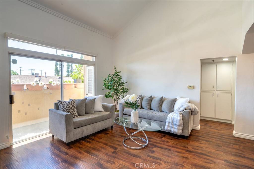Van Nuys, CA 91401,13801 Oxnard ST #202