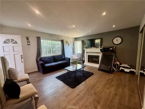 Compton, CA 90222,1203 W 134th PL
