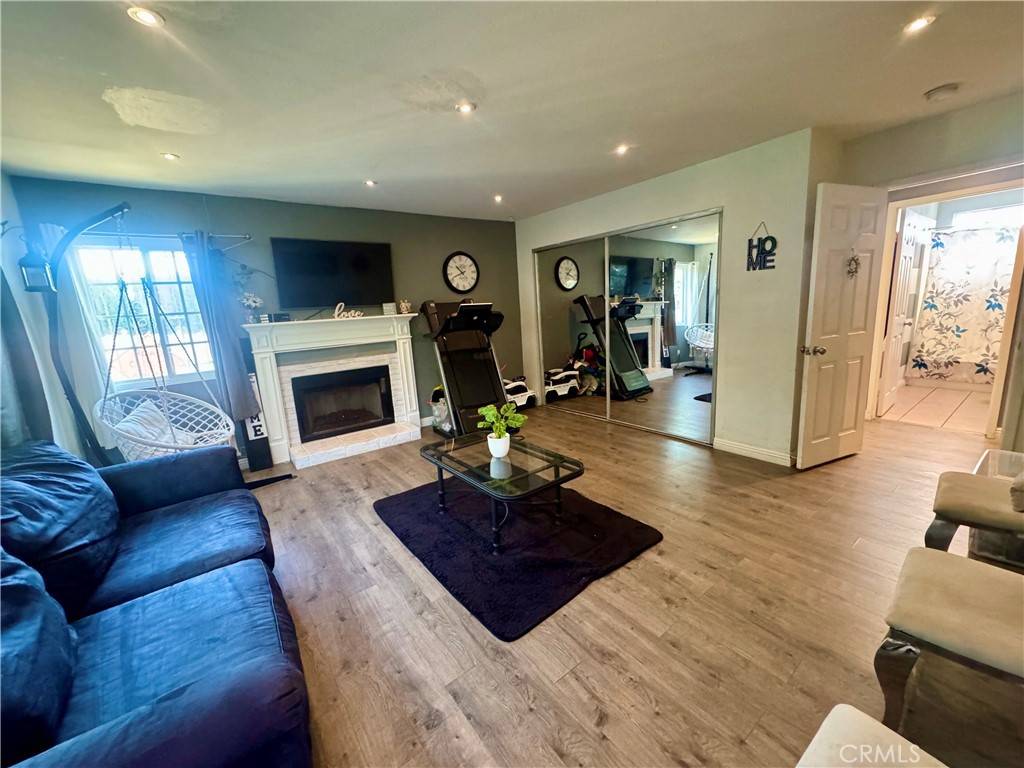 Compton, CA 90222,1203 W 134th PL