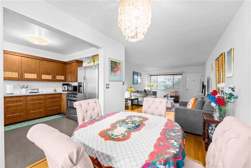 Los Angeles, CA 90027,4501 Finley AVE #4