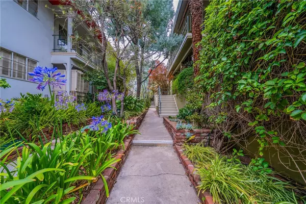 4501 Finley AVE #4, Los Angeles, CA 90027