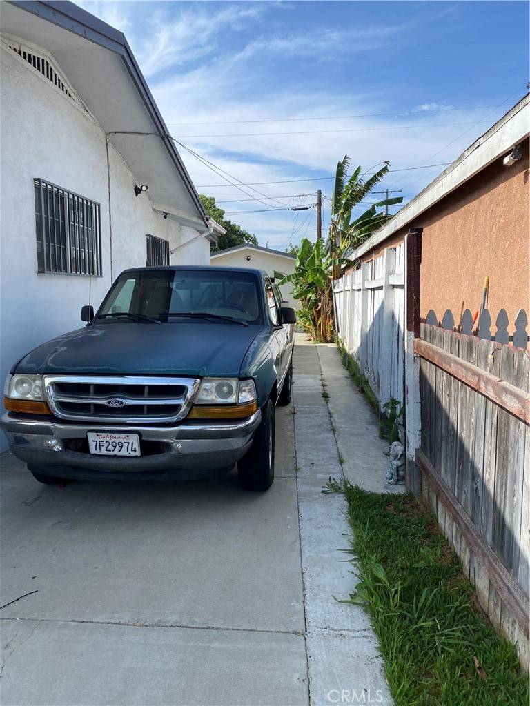 Los Angeles, CA 90003,427 W 92nd ST