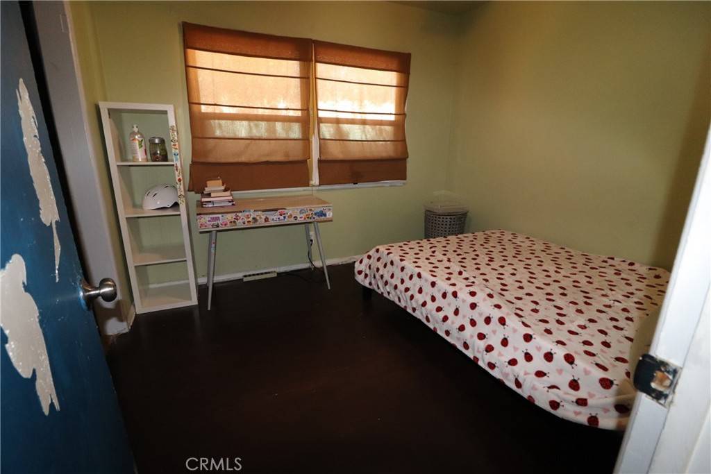 La Crescenta, CA 91214,4040 Lehman RD