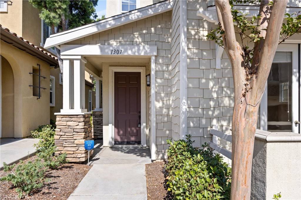 Fullerton, CA 92833,1307 Noutary DR