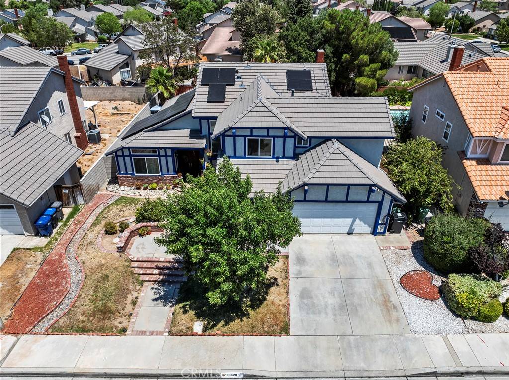 39428 Chantilly LN, Palmdale, CA 93551