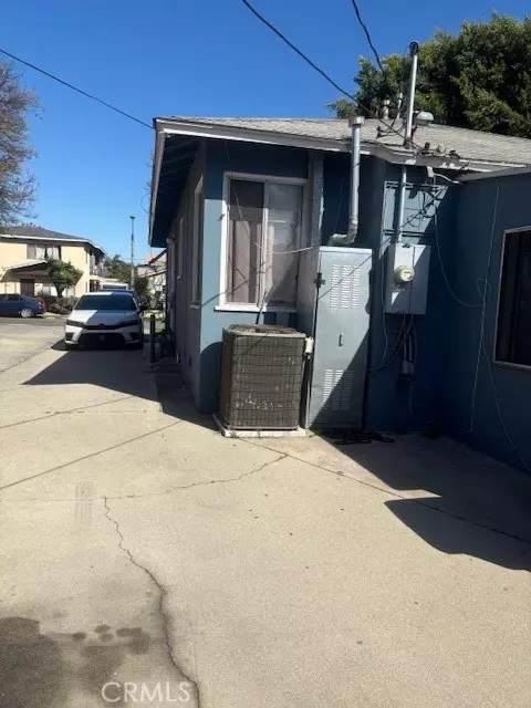 South Gate, CA 90280,9525 Dearborn AVE