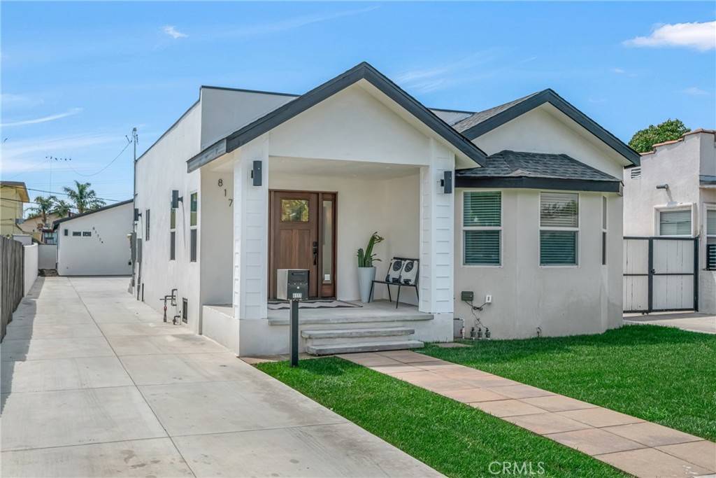 South Gate, CA 90280,8177 San Antonio AVE