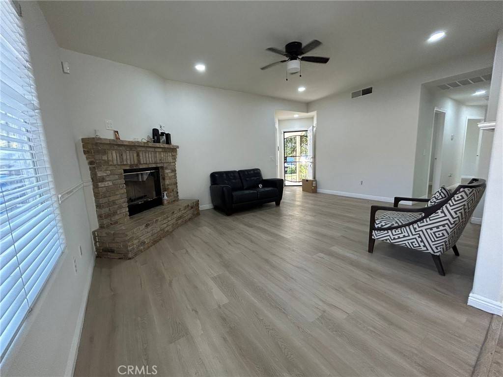 Bakersfield, CA 93313,5812 Summer Cypress Drive