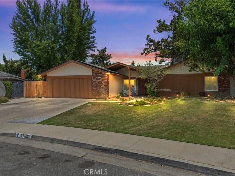 5700 Cochran DR, Bakersfield, CA 93309