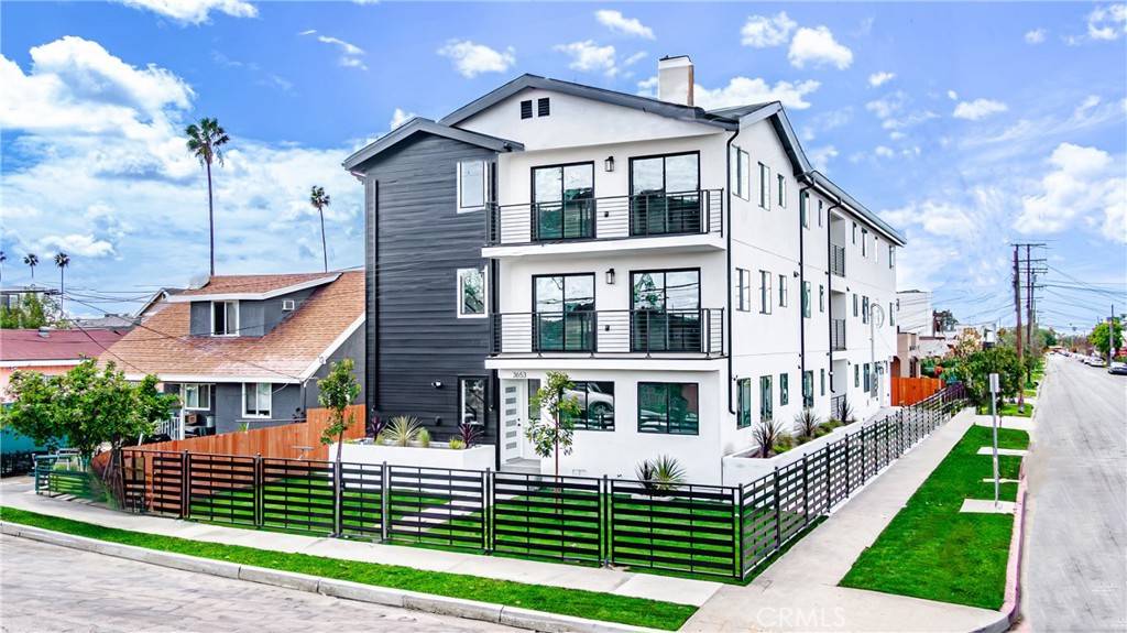 3653 Halldale Ave, Los Angeles, CA 90018