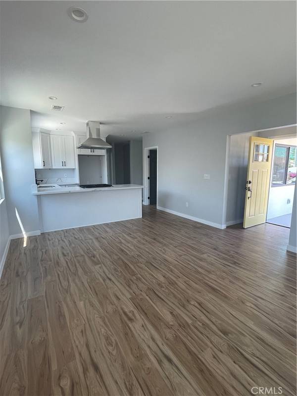 Compton, CA 90221,509 S Pearl AVE