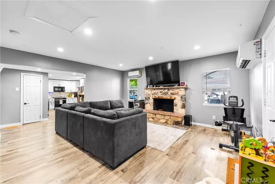 12029 2nd AVE, Lynwood, CA 90262