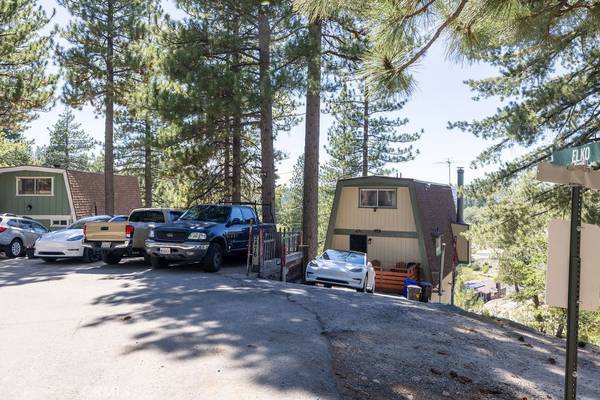 2476 Elko DR, Running Springs, CA 92382