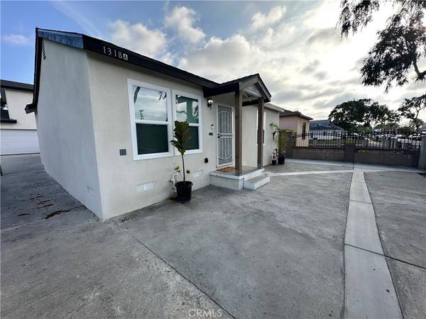 Compton, CA 90222,1318 W 131st ST